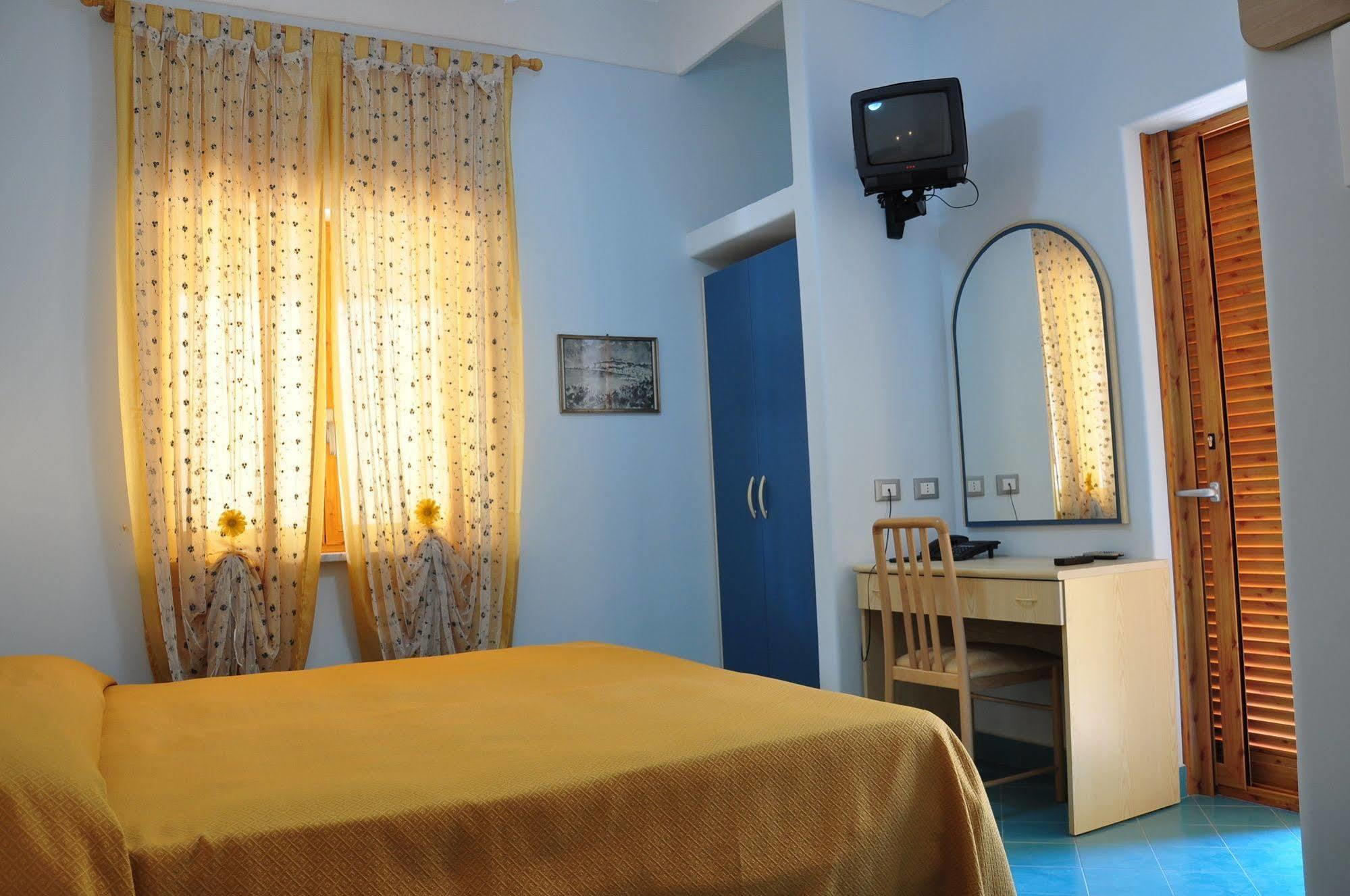 Hotel Villa Sirena Sant'Angelo  Εξωτερικό φωτογραφία